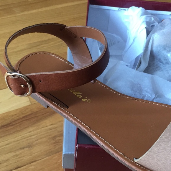 Sandals - Picture 3 of 4